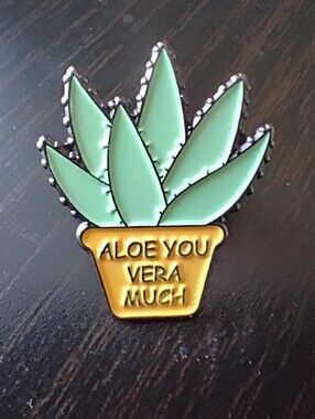 🧁 3/$30 "Aloe You Vera Much" Punny Plant Enamel Pin NEW